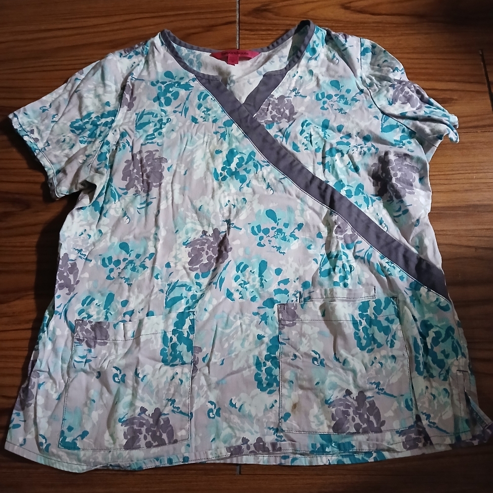 Beyond Scrubs XL Scrub Top